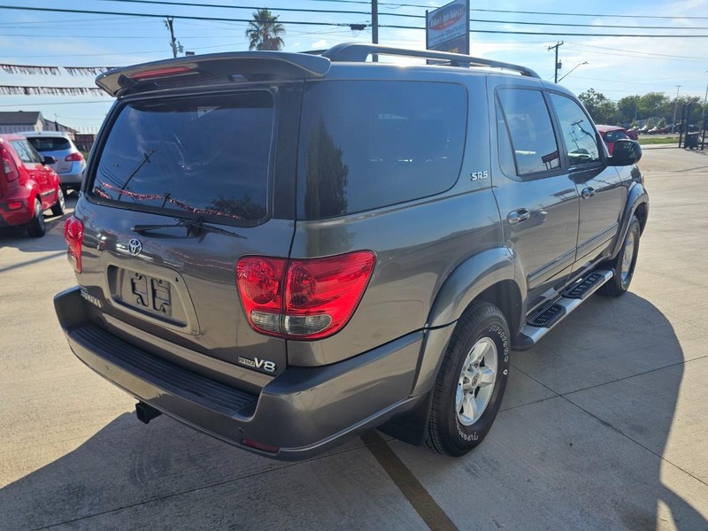Toyota Sequoia Vehicle Image 06