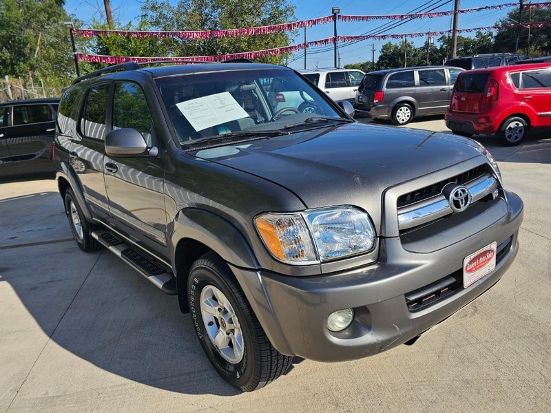 Toyota Sequoia Vehicle Image 08