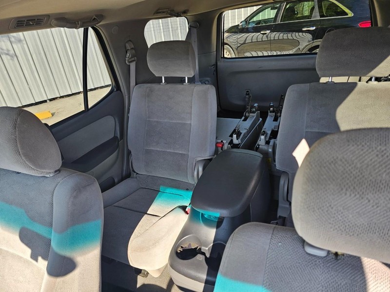 Toyota Sequoia Vehicle Image 15