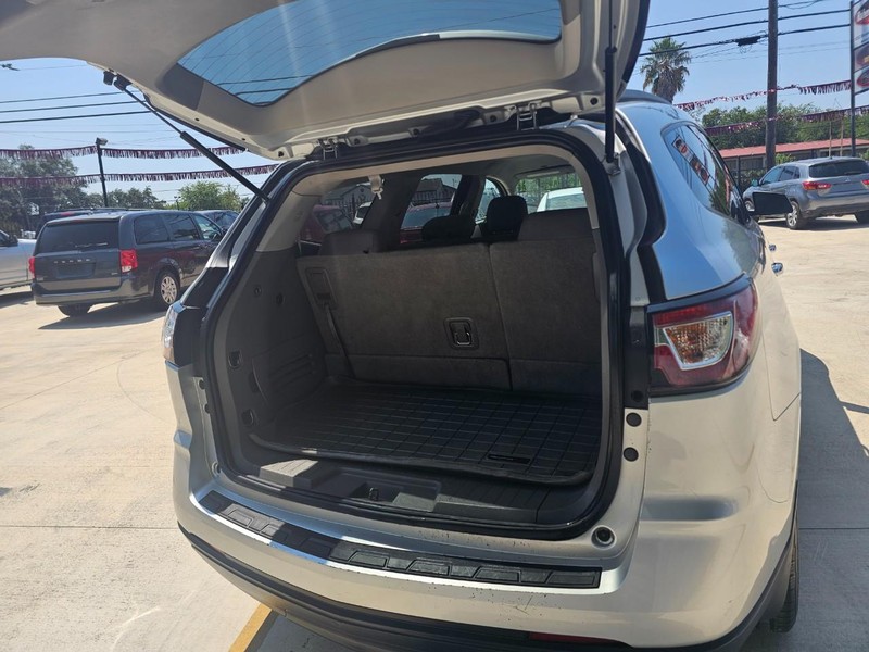 Chevrolet Traverse Vehicle Image 05