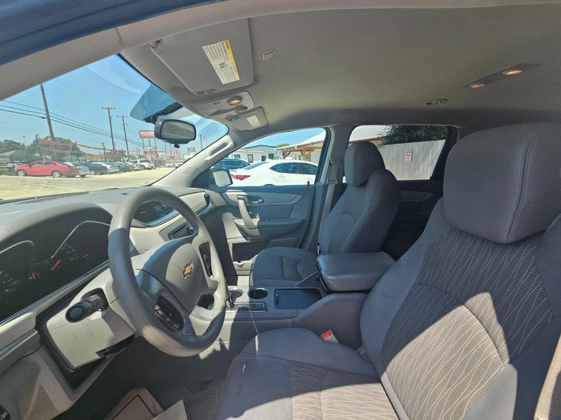 Chevrolet Traverse Vehicle Image 12