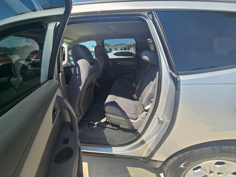 Chevrolet Traverse Vehicle Image 13