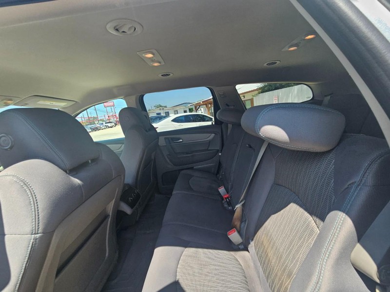 Chevrolet Traverse Vehicle Image 14