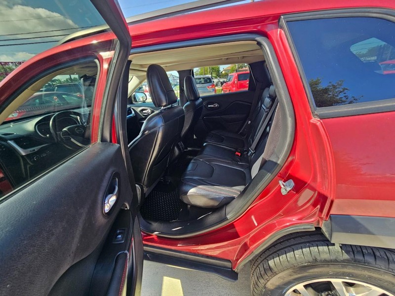 Jeep Cherokee Vehicle Image 03