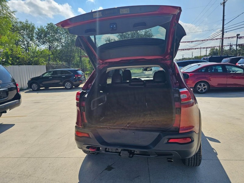 Jeep Cherokee Vehicle Image 10