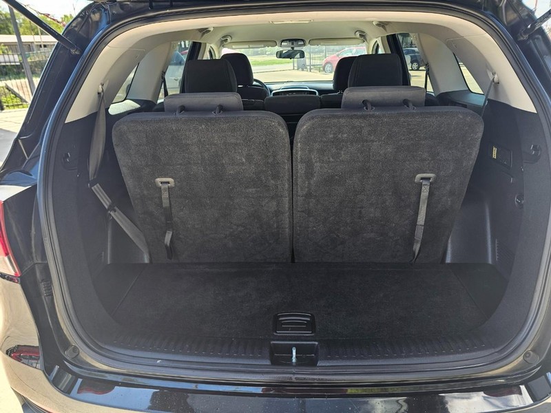 Kia Sorento Vehicle Image 11