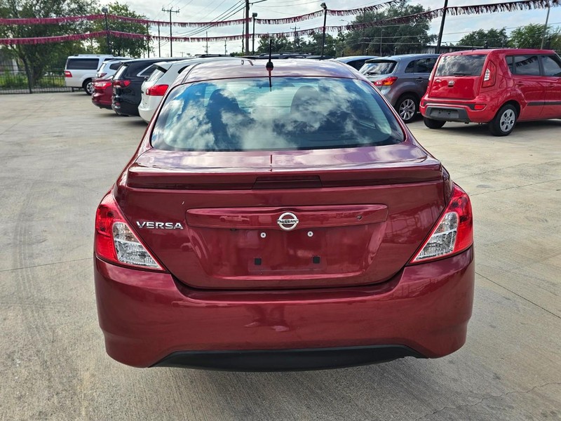 Nissan Versa Sedan Vehicle Image 04