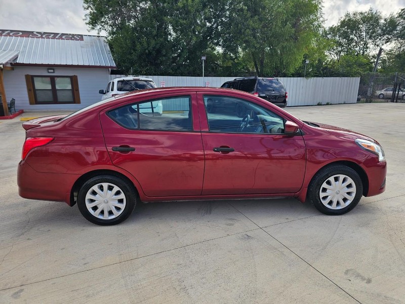 Nissan Versa Sedan Vehicle Image 09