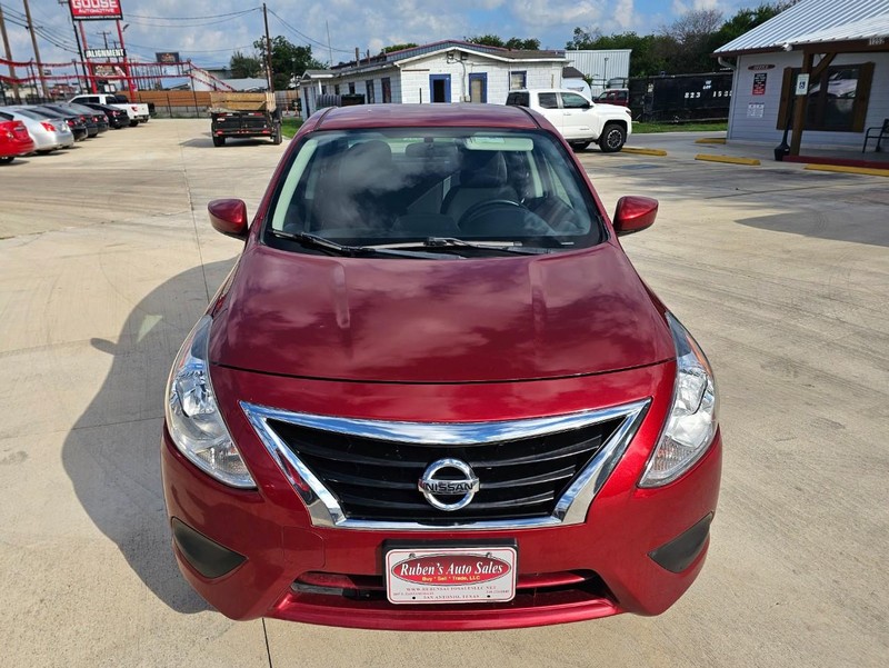 Nissan Versa Sedan Vehicle Image 11