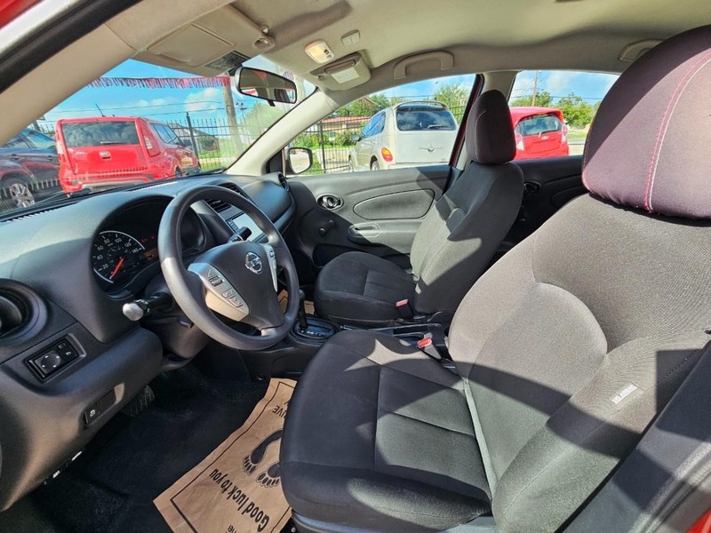 Nissan Versa Sedan Vehicle Image 13