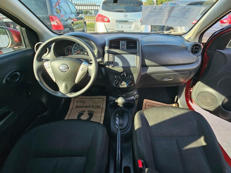 Nissan Versa Sedan Vehicle Image 23