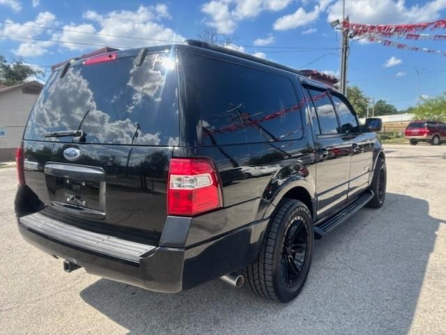 Ford Expedition EL Vehicle Image 05