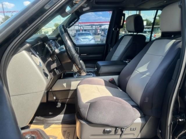 Ford Expedition EL Vehicle Image 11