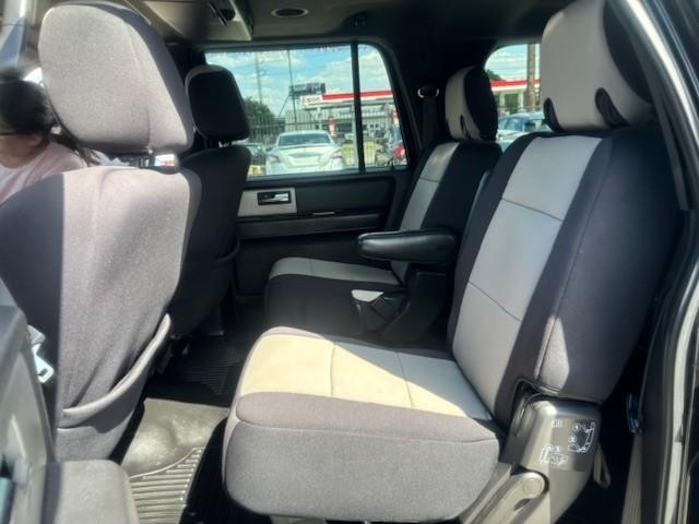 Ford Expedition EL Vehicle Image 13