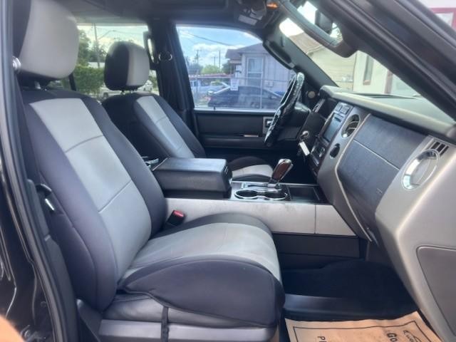 Ford Expedition EL Vehicle Image 20