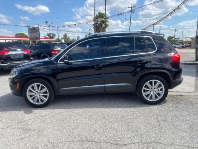 Volkswagen Tiguan Vehicle Image 02