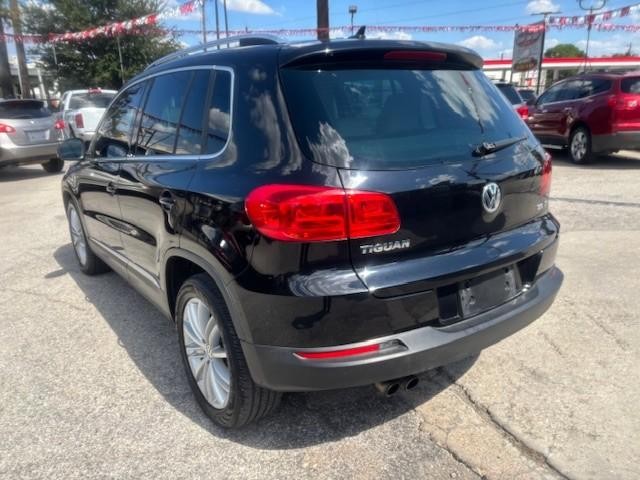 Volkswagen Tiguan Vehicle Image 03