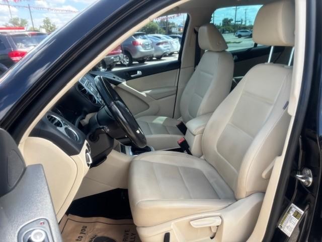 Volkswagen Tiguan Vehicle Image 11