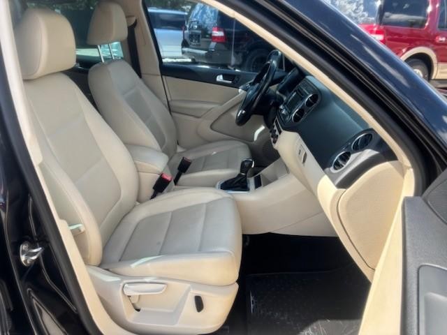 Volkswagen Tiguan Vehicle Image 18