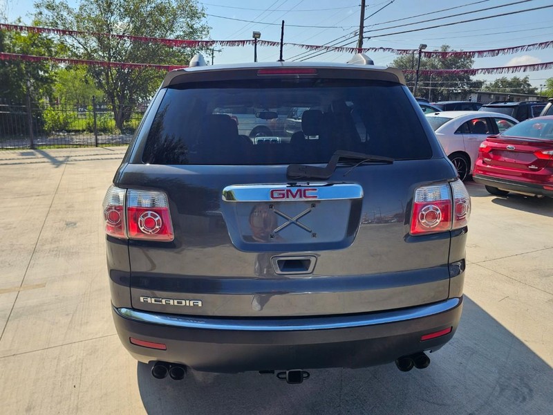 GMC Acadia Vehicle Image 04