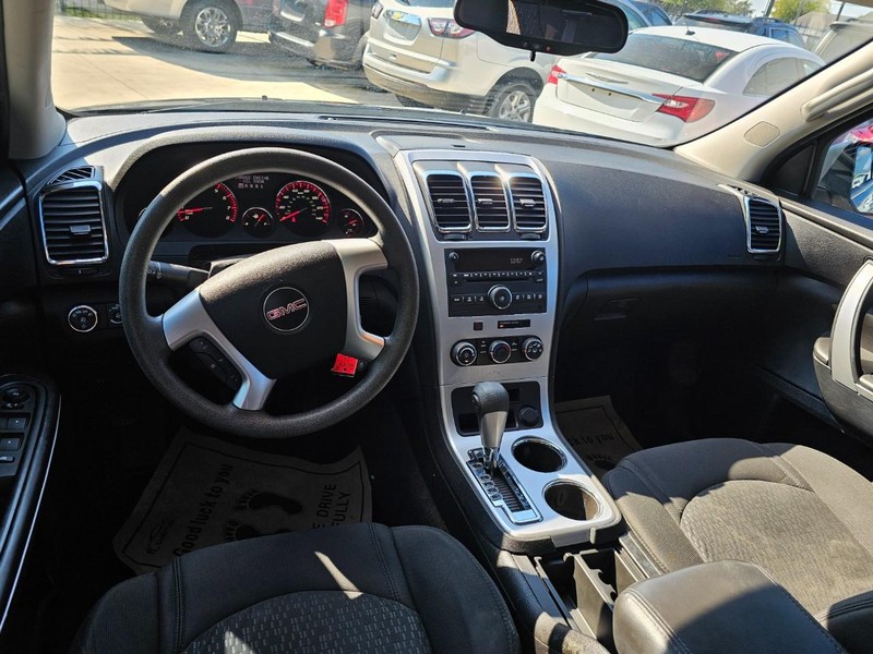 GMC Acadia Vehicle Image 15