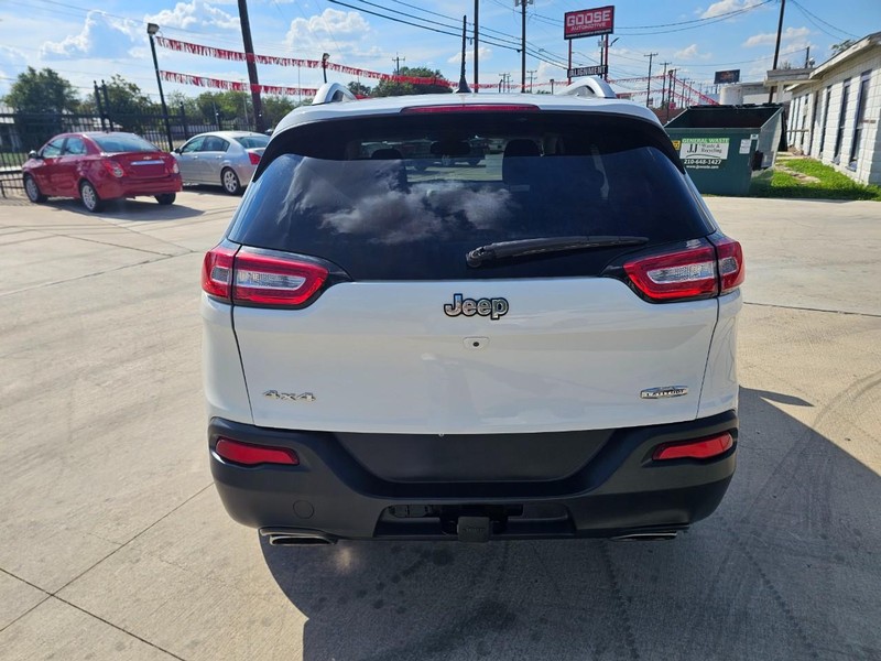 Jeep Cherokee Vehicle Image 04