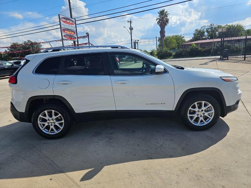 Jeep Cherokee Vehicle Image 08