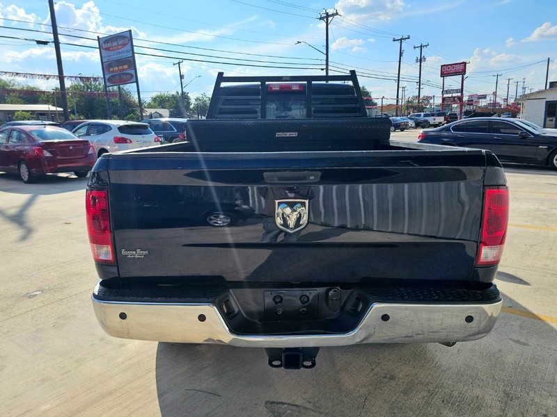 2017 Ram 2500 Tradesman photo 3