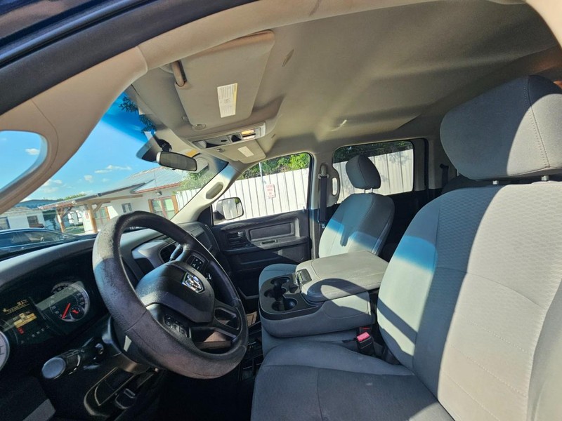2017 Ram 2500 Tradesman photo 9