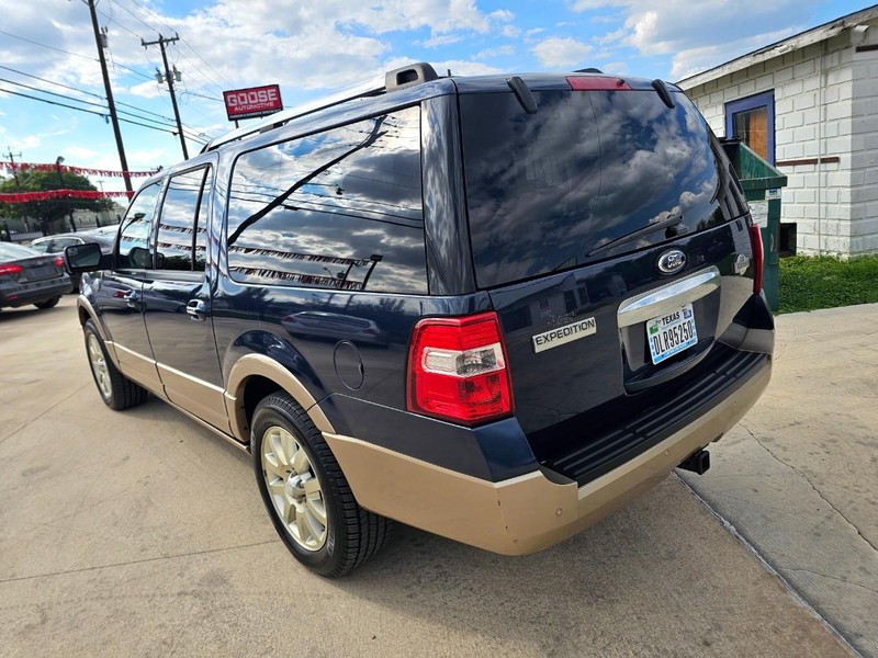 Ford Expedition EL Vehicle Image 03