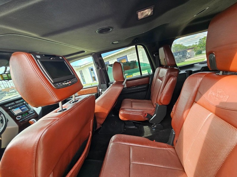 Ford Expedition EL Vehicle Image 13