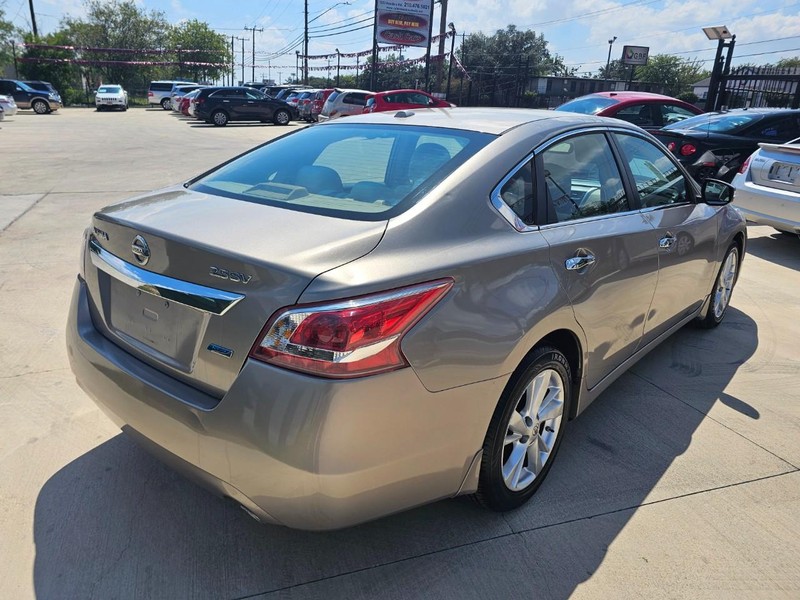 2013 Nissan Altima 2.5 SV photo 5