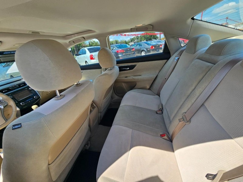 2013 Nissan Altima 2.5 SV photo 11