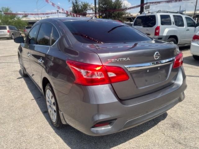 Nissan Sentra Vehicle Image 03