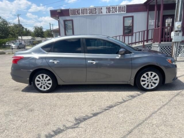 Nissan Sentra Vehicle Image 06