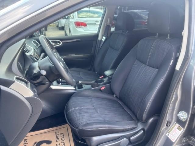 Nissan Sentra Vehicle Image 11