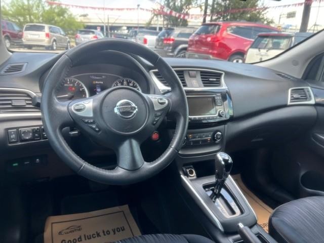 Nissan Sentra Vehicle Image 12