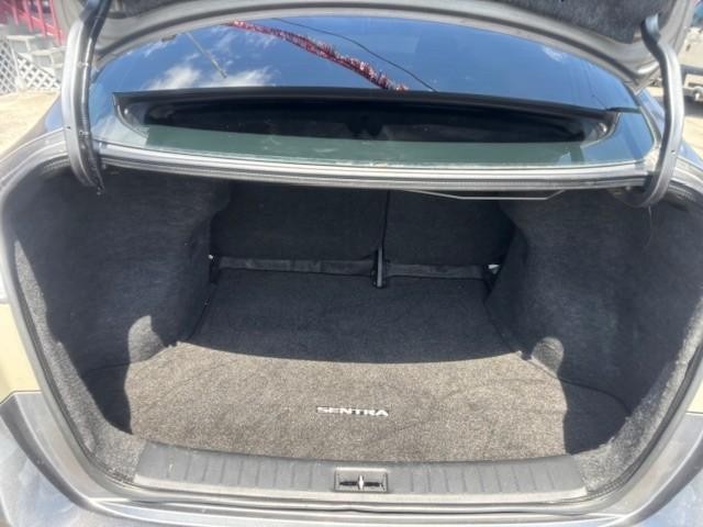 Nissan Sentra Vehicle Image 19