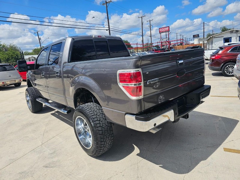 2011 Ford F-150 XLT photo 3