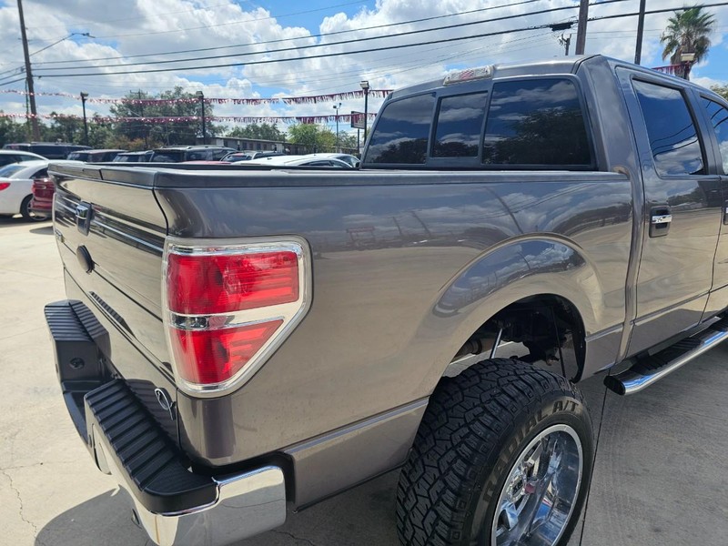 2011 Ford F-150 XLT photo 5
