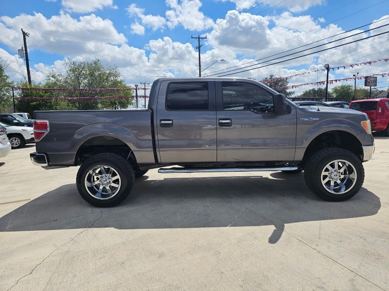 2011 Ford F-150 XLT photo 8