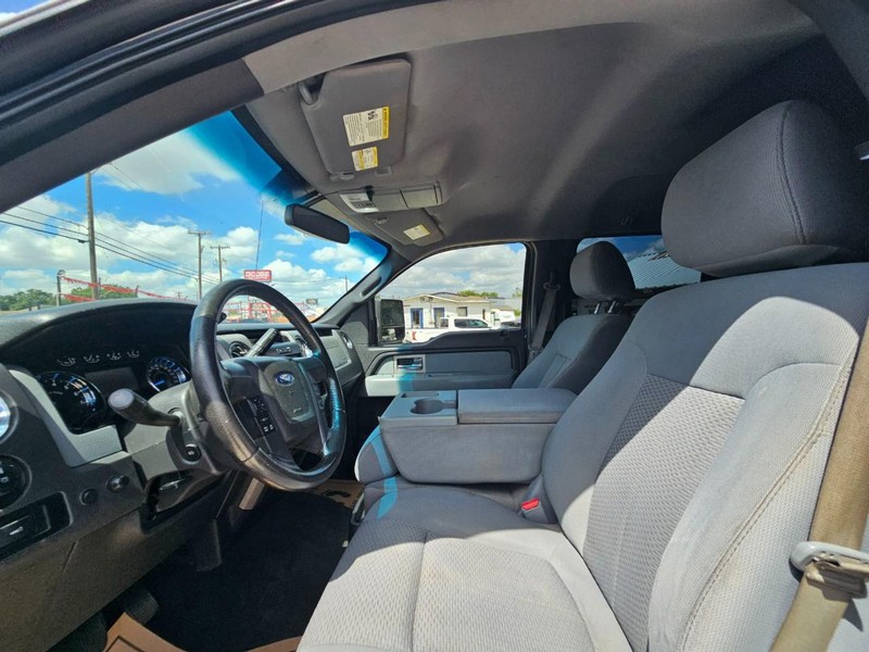 2011 Ford F-150 XLT photo 12