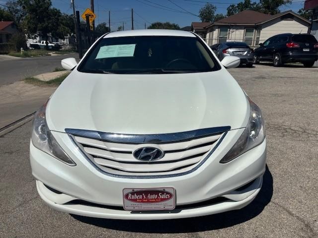 Hyundai Sonata Vehicle Image 08