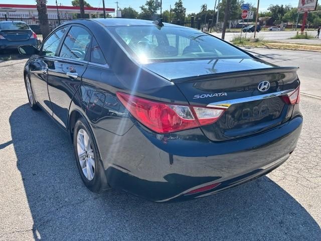 Hyundai Sonata Vehicle Image 03