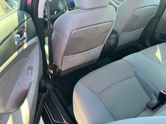 Hyundai Sonata Vehicle Image 11