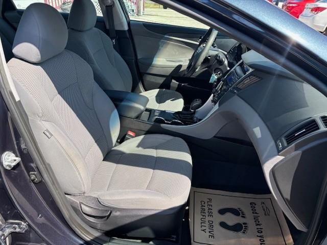 Hyundai Sonata Vehicle Image 16