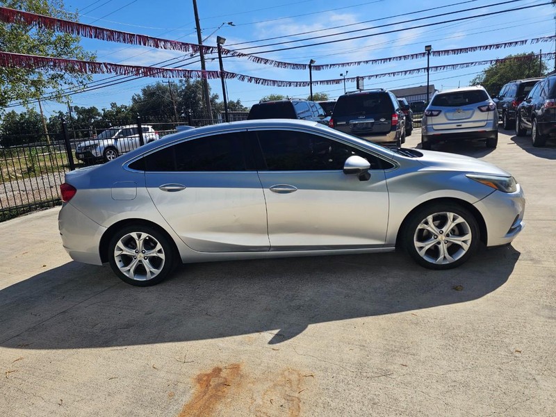 Chevrolet Cruze Vehicle Image 06