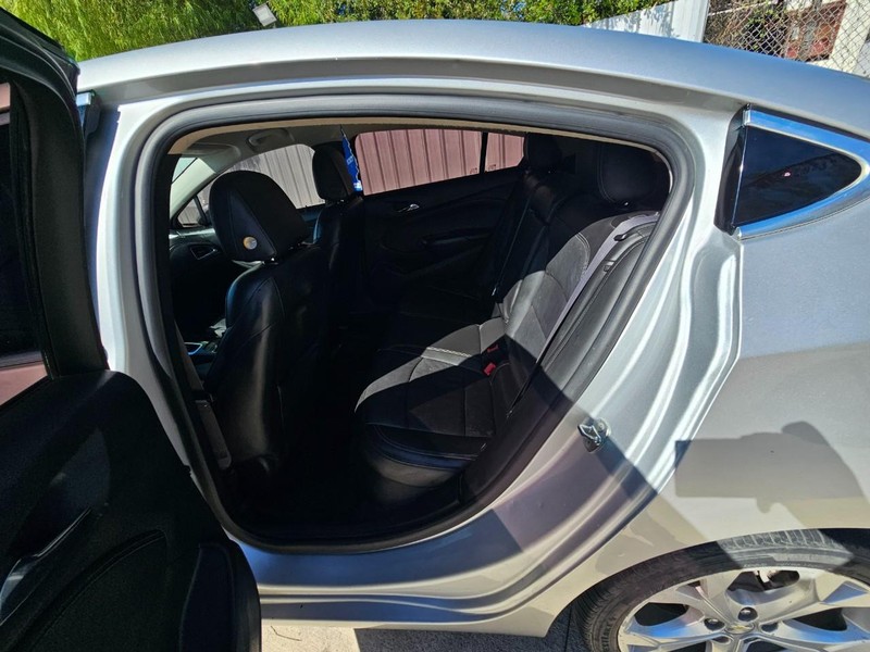 Chevrolet Cruze Vehicle Image 11
