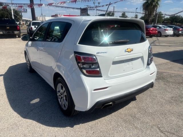 2017 Chevrolet Sonic LT photo 3