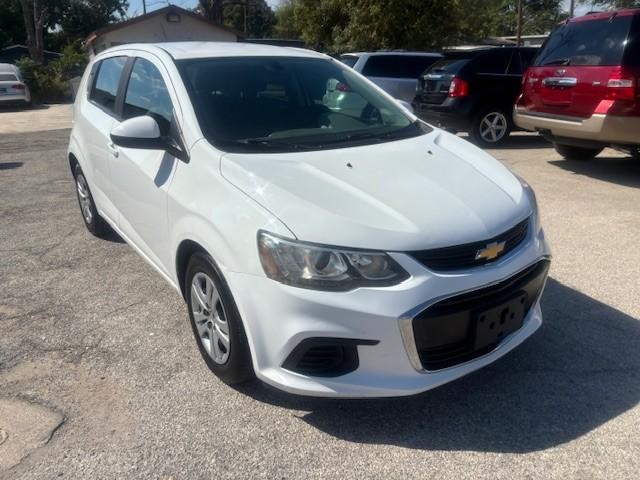 2017 Chevrolet Sonic LT photo 7